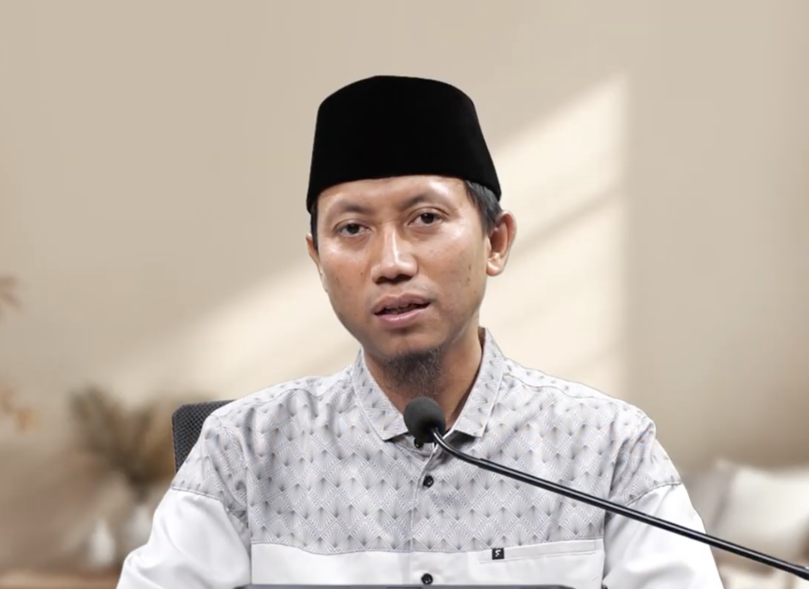 Ustadz Ammi Nur Baits